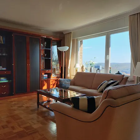 Haus Gotzbert I Eg I Naehe Klinikum I 68qm I 2 I Kueche I Bad I Gaeste-wc I Terrasse Apartment *