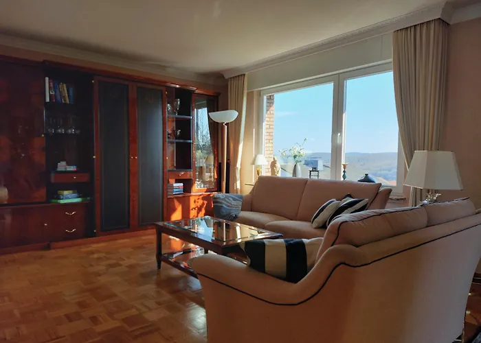 Haus Gotzbert I Eg I Naehe Klinikum I 68qm I 2 I Kueche I Bad I Gaeste-wc I Terrasse Apartment *