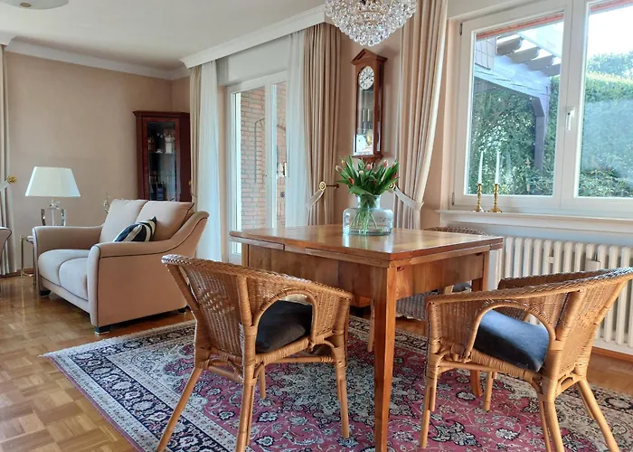 Apartment Haus Gotzbert I Eg I Naehe Klinikum I 68qm I 2 I Kueche I Bad I Gaeste-wc I Terrasse